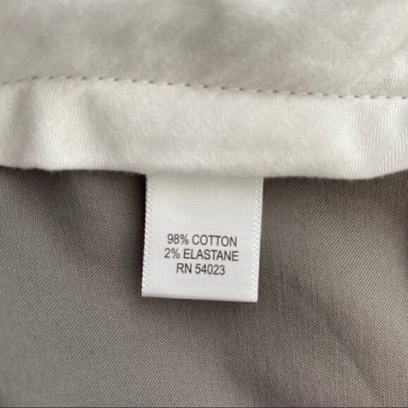 Banana Republic capris, mid rise, in stretch cotton, petite size - Picture 6 of 8